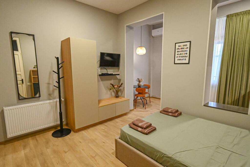 Studio With Balcony In Old City Tbilisi Esterno foto